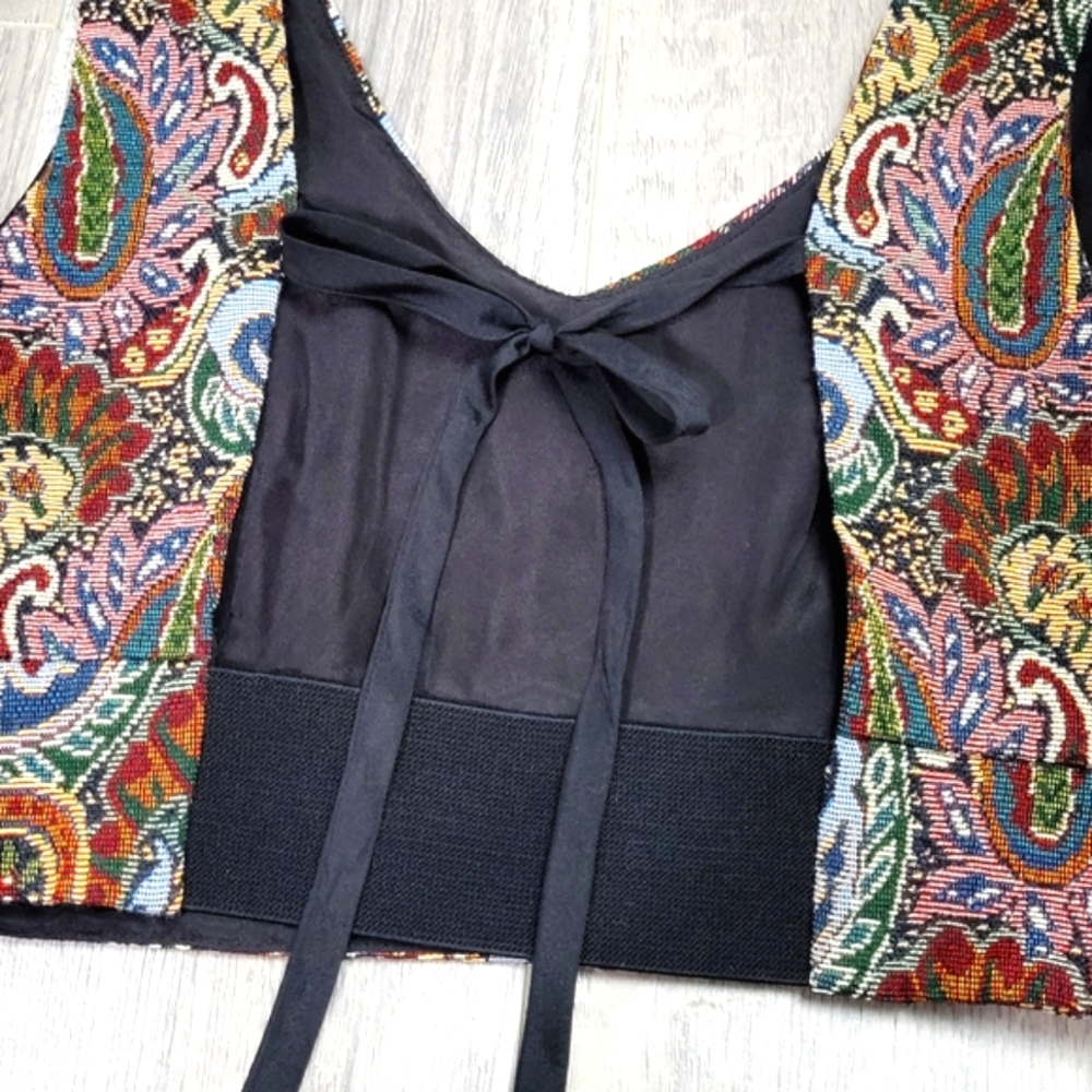 Forever 21 Paisley Crop Top Size Medium - Picture 3 of 7